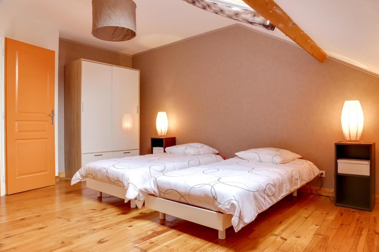 Isida, Maison Spacieuse Avec Terrasse Et Stationnement Caen Luaran gambar