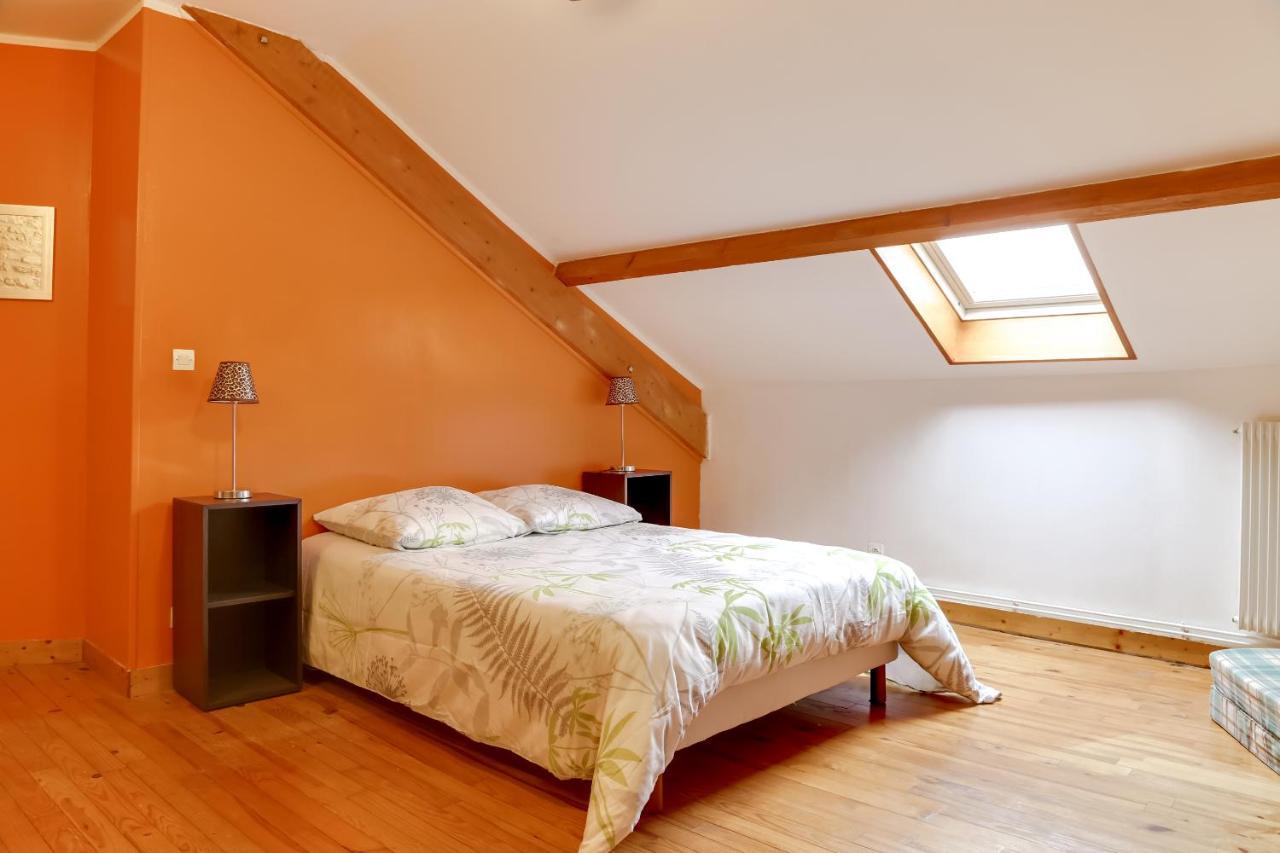 Isida, Maison Spacieuse Avec Terrasse Et Stationnement Caen Luaran gambar