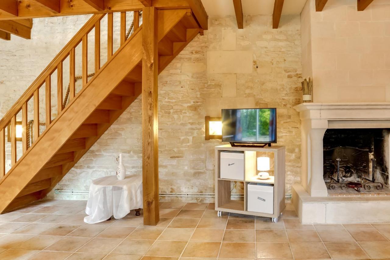 Isida, Maison Spacieuse Avec Terrasse Et Stationnement Caen Luaran gambar