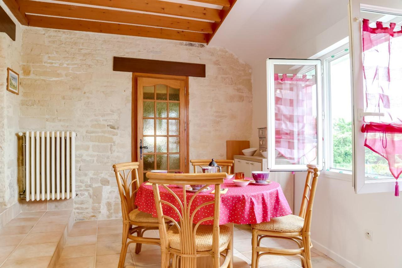 Isida, Maison Spacieuse Avec Terrasse Et Stationnement Caen Luaran gambar