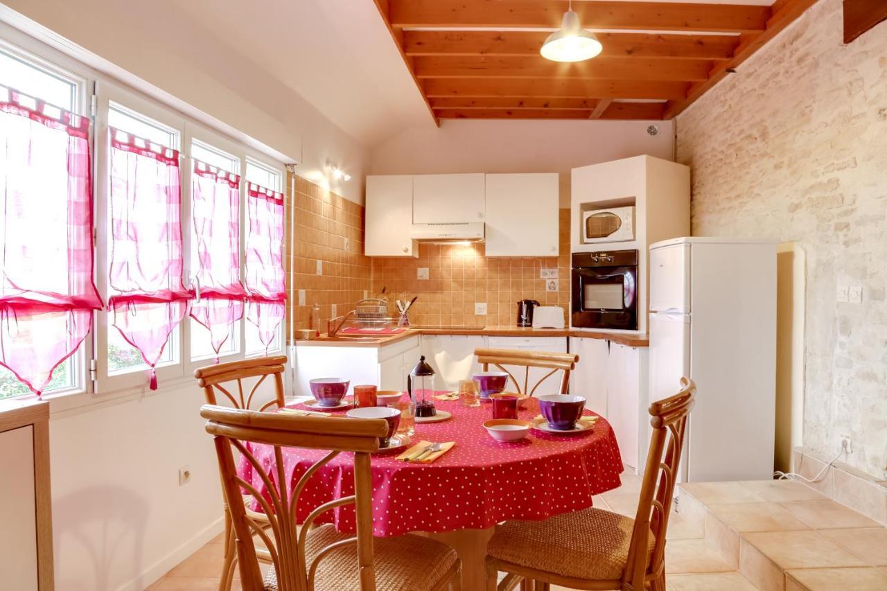 Isida, Maison Spacieuse Avec Terrasse Et Stationnement Caen Luaran gambar